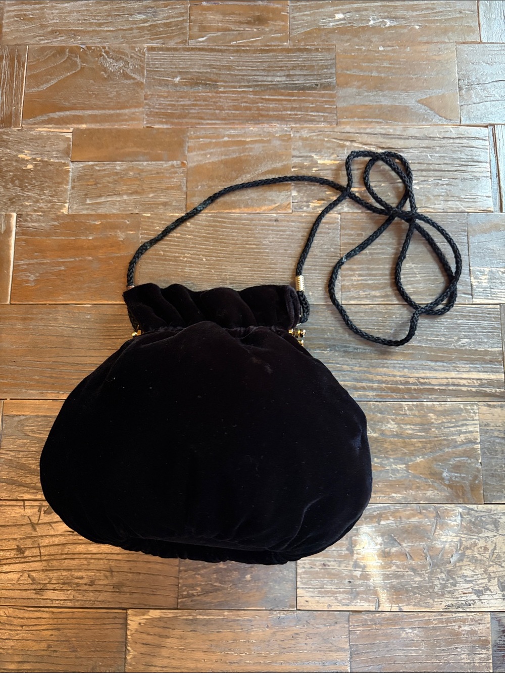 Velvet Kisslock Pouch Purse